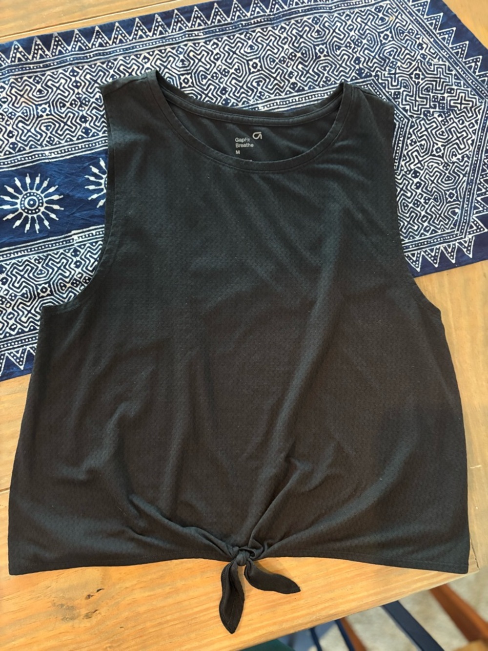 GAP Fit Breathe Black Tie-Front Sleeveless athletic or casual Tank Top NWOT